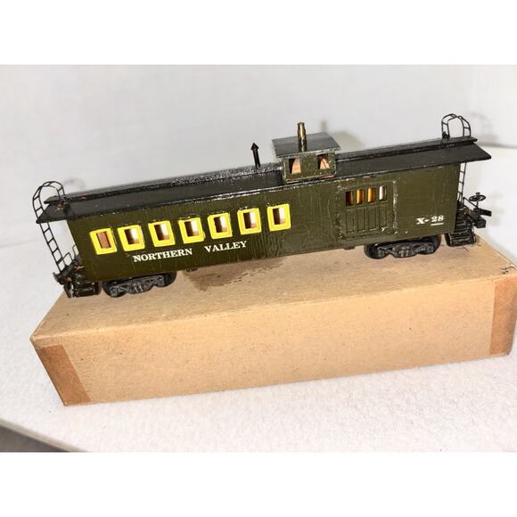 HO Scale Northern Valley Line Caboose #X Green Painted Freight Train - Picture 3 of 11